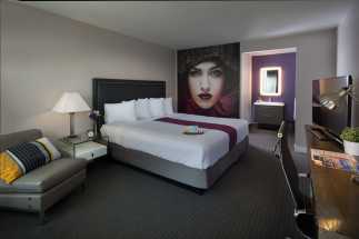 Hotel Iris San Diego - King Bedroom at Hotel Iris
