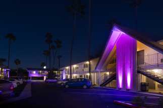 Hotel Iris San Diego - Hotel Iris at night